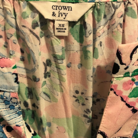 Crown & Ivy Top - Picture 3 of 4